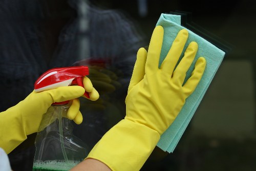 Professional window cleaning in SW9 for homes and businesses