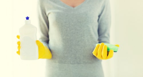 House cleaning team in SW9 performing detailed interior cleaning